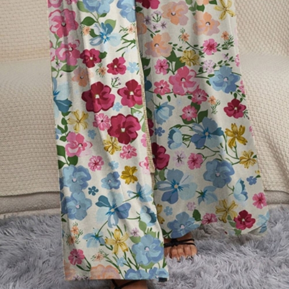 Buttoned Beauty Wide Leg Jumpsuit - Floral - Picture 3 of 6